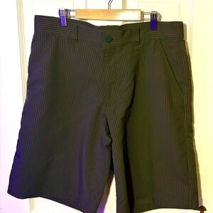 Under Armour Green Performance Golf Shorts Size 34 Stretch Nylon Spandex